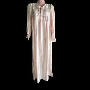Vintage Barbizon Nightgown Womens Large Lace Embroidered Long Sleeve USA 70s 80s